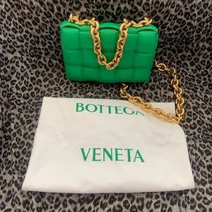 Bottega Veneta
Chain Cassette padded shoulder bag